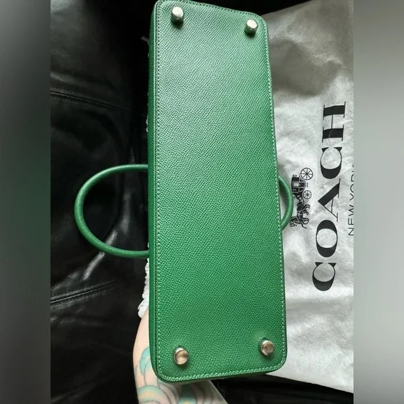 Coach, leather - Picture 3 of 6